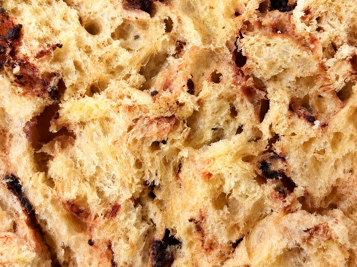 Panettone lamponi e cioccolato fondente con glassa; granella di zucchero e mandorle 750g
